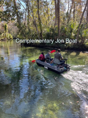 Main River Retreat hot tub, canoe with trolling motor